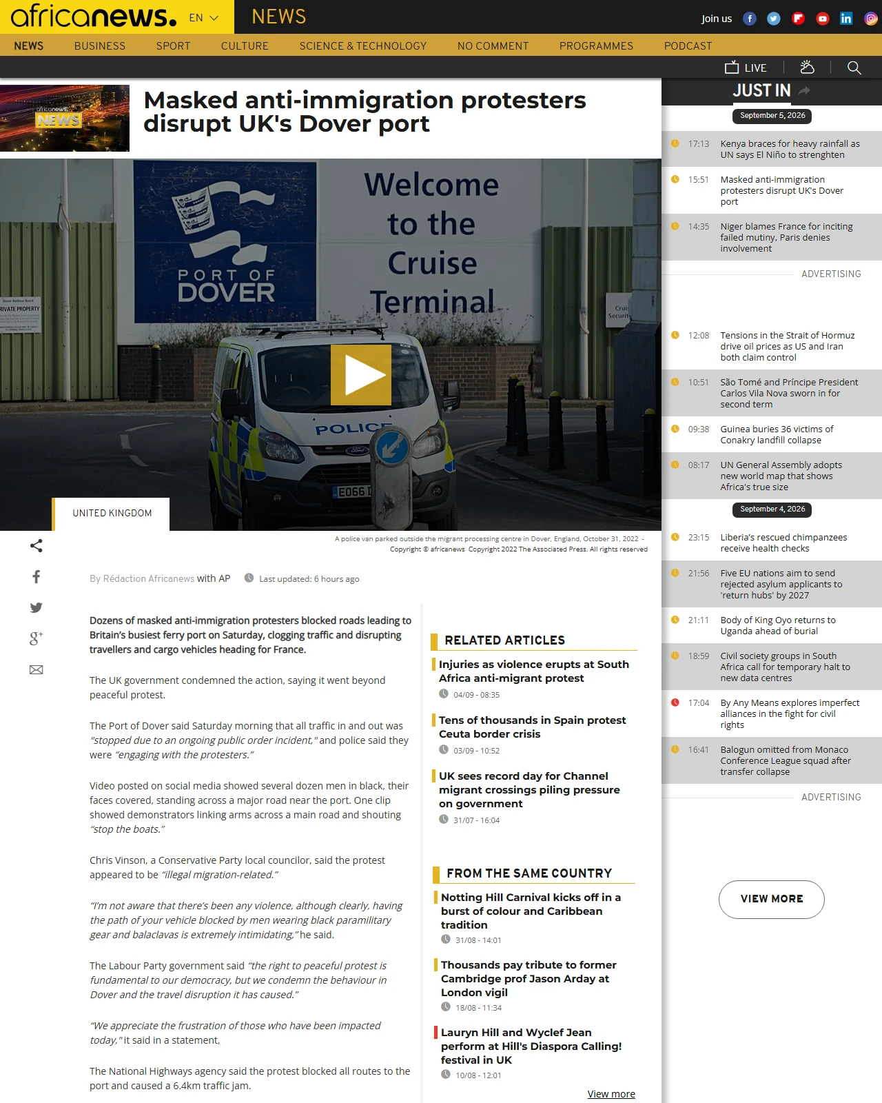 africanews.com as published: Masked anti-immigration protesters disrupt UK's Dover port